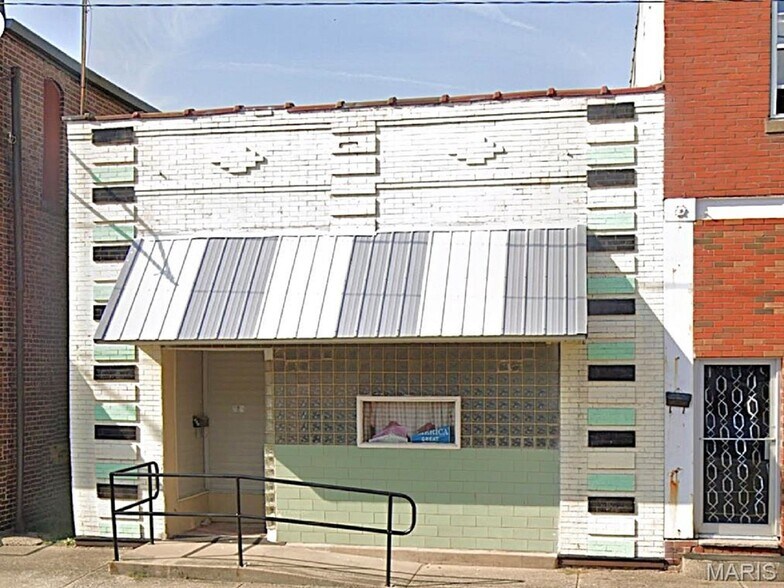 Primary Photo Of 205 E Central Ave, Benld General Retail For Sale