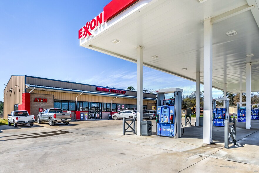 More Photos Of 22263 US Highway 59 N, Queen City Service Station For Sale