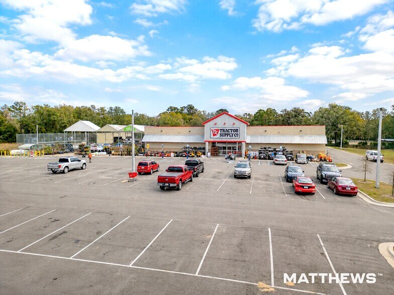 Primary Photo Of 7633 SE US Highway 301, Hawthorne Freestanding For Sale