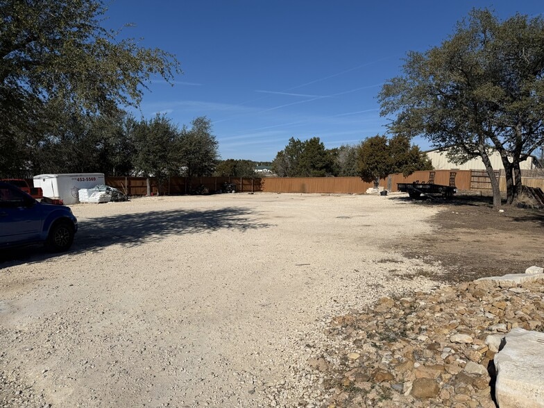 More Photos Of 1030 Canyon Bend Dr, Dripping Springs Light Distribution For Lease