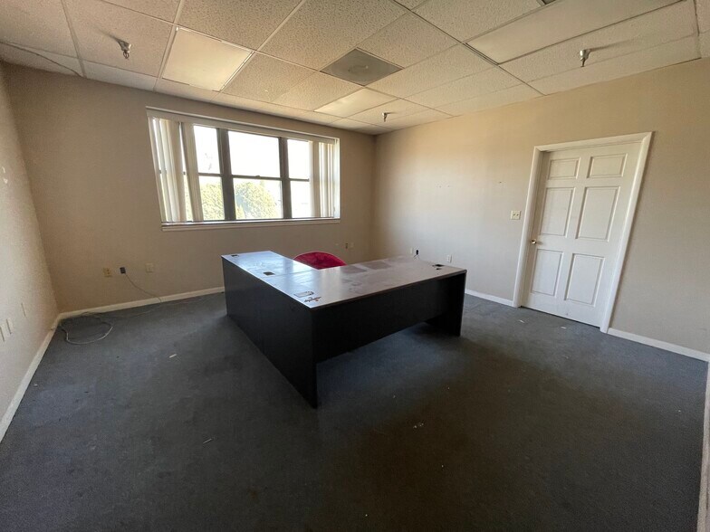 More Photos Of 170 N 17th St, Wheeling Office For Sale