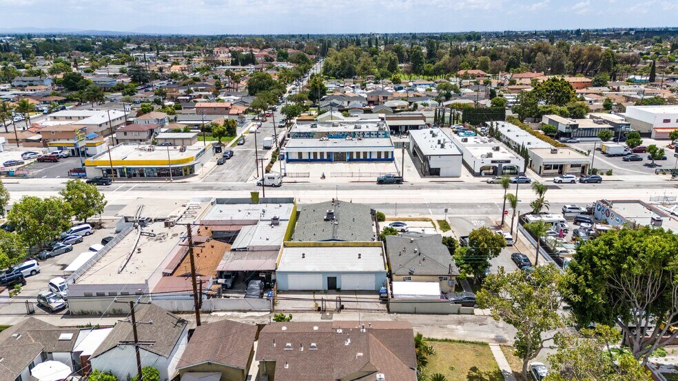 More Photos Of 13175 Paramount Blvd, South Gate Office For Sale