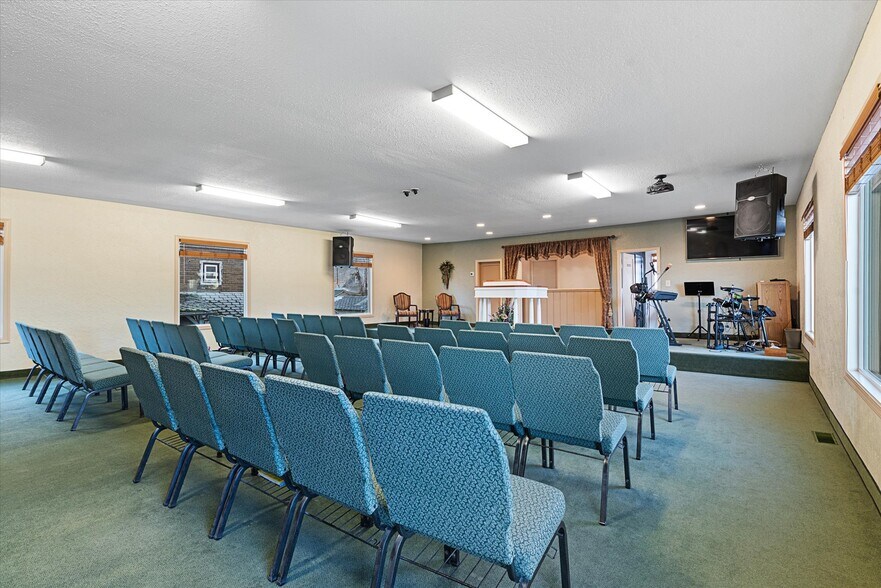 More Photos Of 2100 7th St, Baker City Specialty For Sale