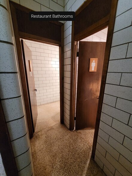 More Photos Of 615 E 3rd St, Kimball Restaurant For Sale