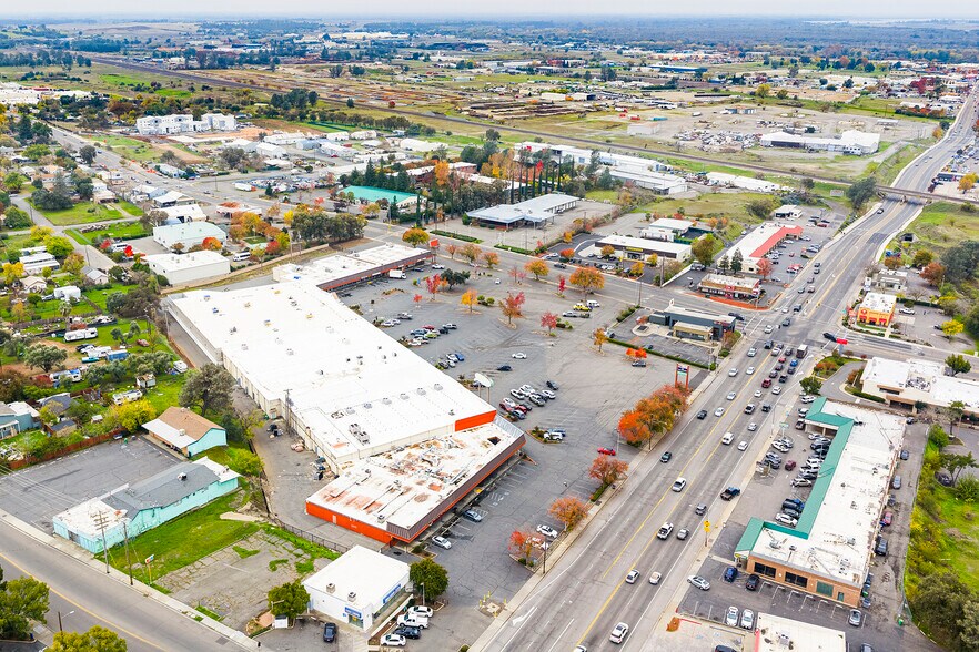 More Photos Of 1815-1985 Oro Dam Blvd E, Oroville Department Store For Sale