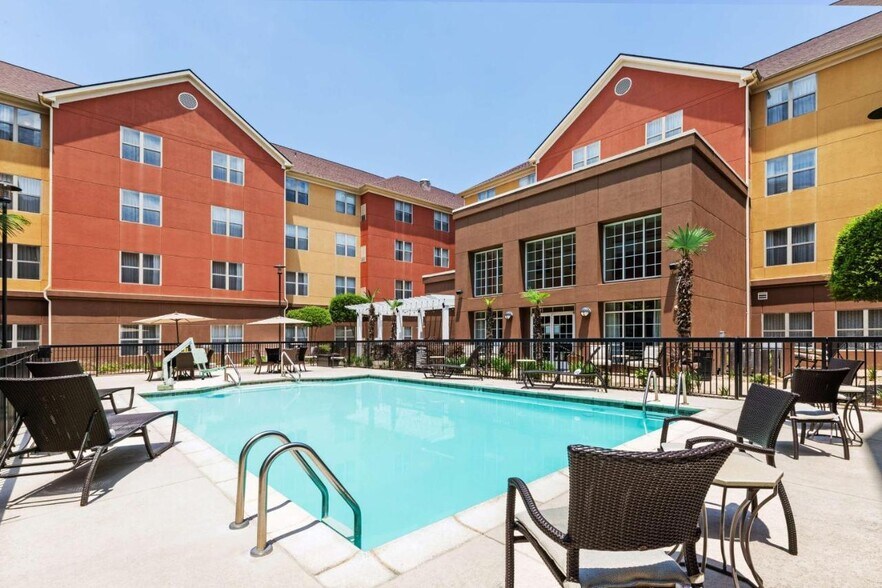 More Photos Of 5485 Financial Plz, Shreveport Hotel For Sale