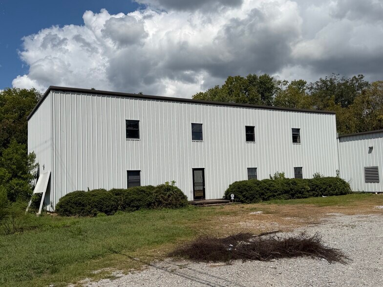 More Photos Of 1207 Butler St, Oxford Unknown For Lease