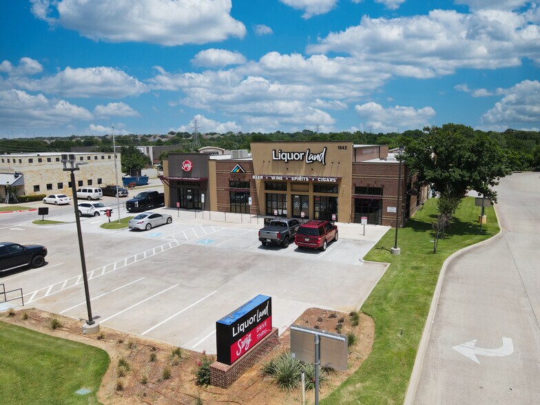 More Photos Of 1842 Precinct Line Rd, Hurst Storefront For Sale