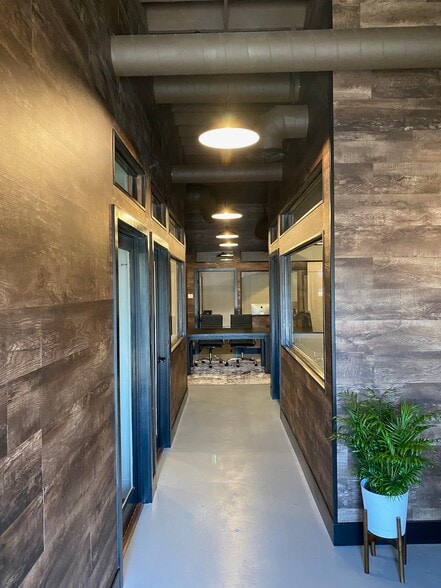 More Photos Of 3216 W Burbank Blvd, Burbank Loft Creative Space For Sale