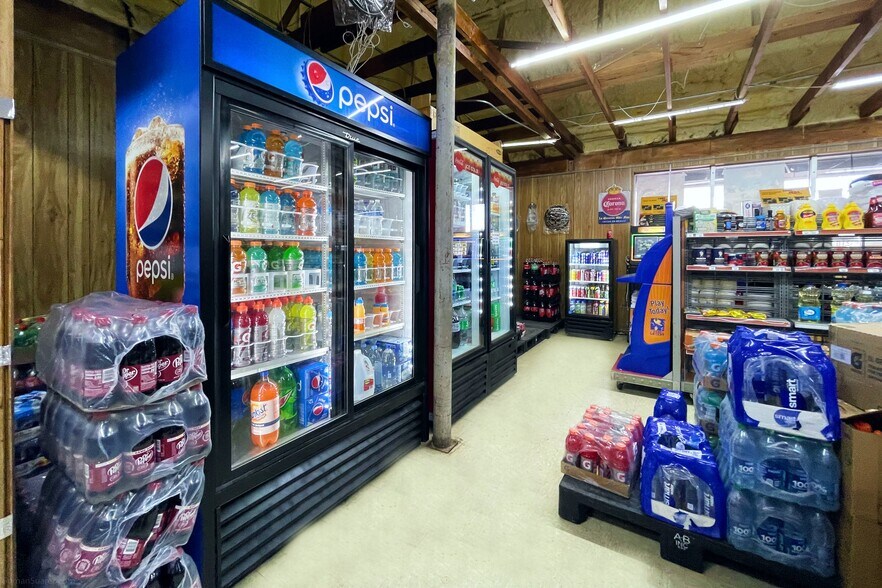 More Photos Of 701 Lincoln Ave, Robstown Convenience Store For Sale