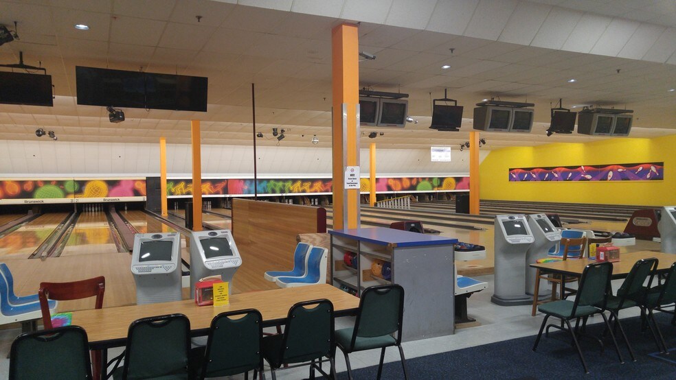 More Photos Of 18-24 Mollison Way, Lewiston Specialty For Lease