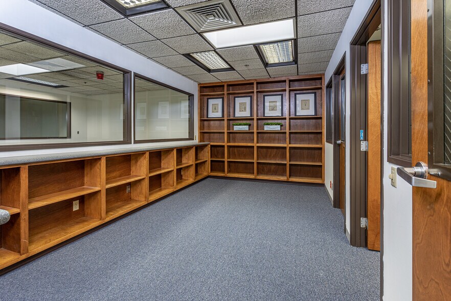 More Photos Of 132-142 W Verdugo Ave, Burbank Unknown For Lease