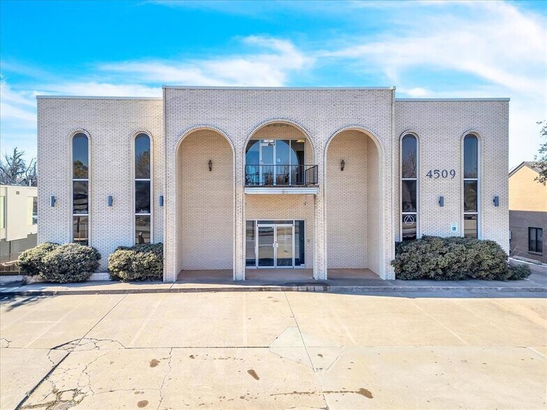 More Photos Of 4509 N Classen Blvd, Oklahoma City Office For Lease