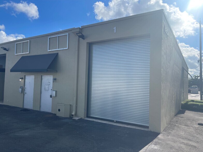 More Photos Of 6854 NW 75th St, Medley Warehouse For Lease