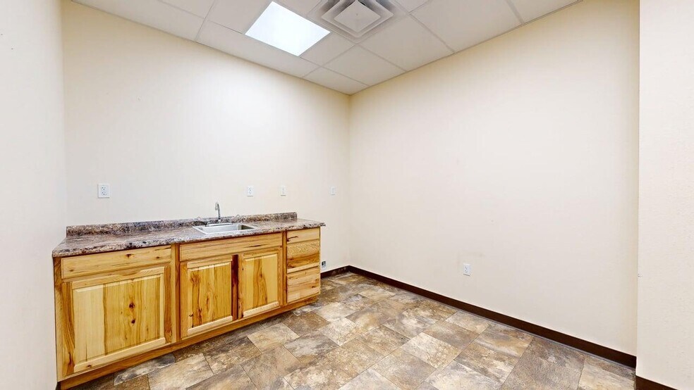 More Photos Of 1202 E Railroad St, Laurel Industrial For Sale