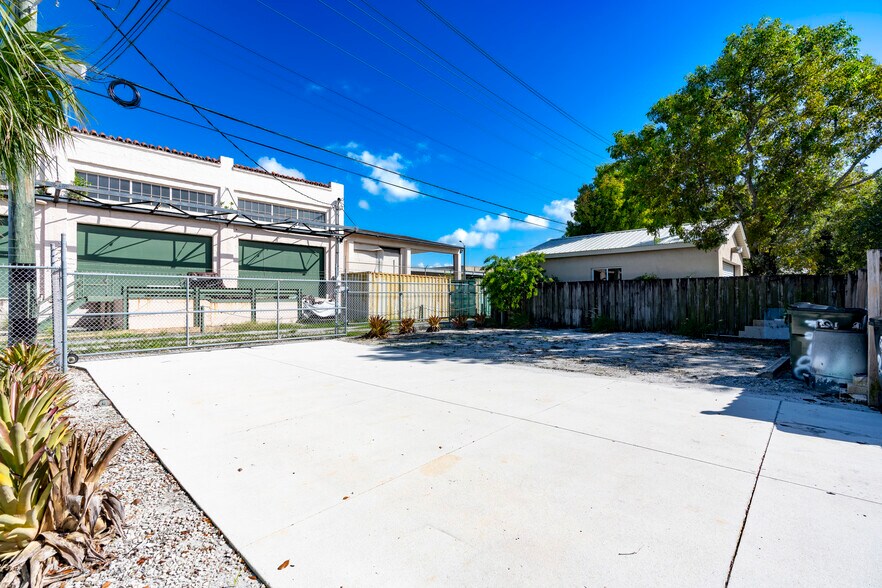 More Photos Of 218 S F St, Lake Worth Beach Warehouse For Sale