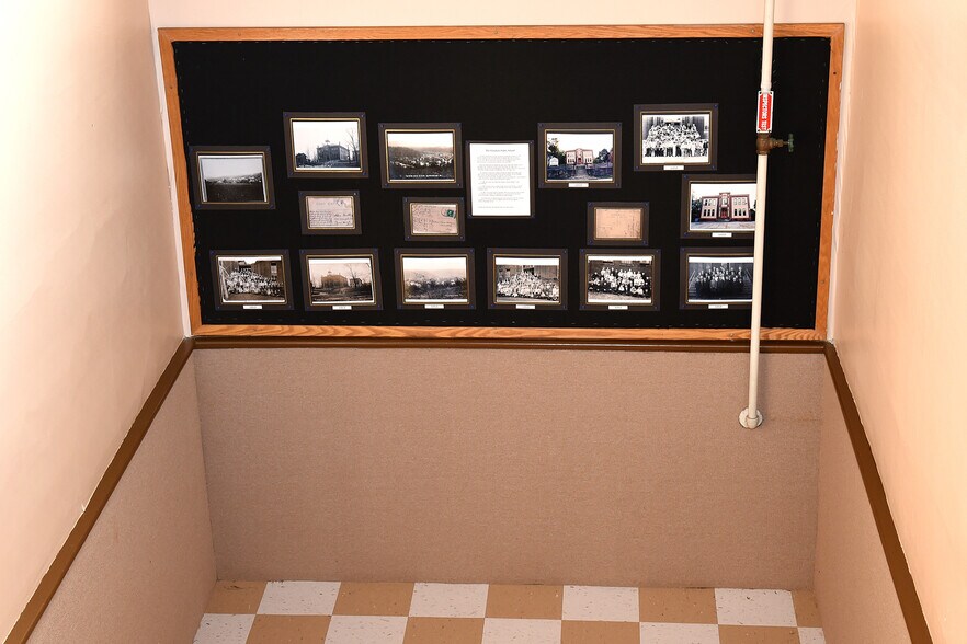 More Photos Of 1493 Old Butler Plank Rd, Glenshaw Office For Sale