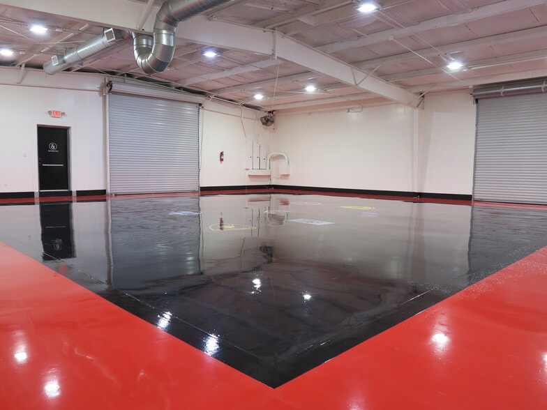 More Photos Of 5830 Star Ln, Houston Light Distribution For Lease