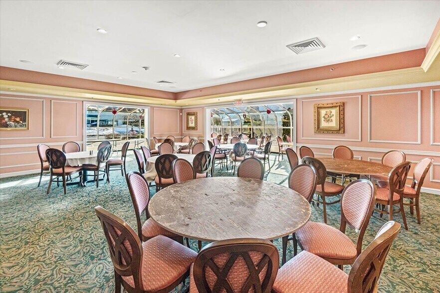 More Photos Of 14548 Pennsylvania Ave, Hagerstown Restaurant For Sale