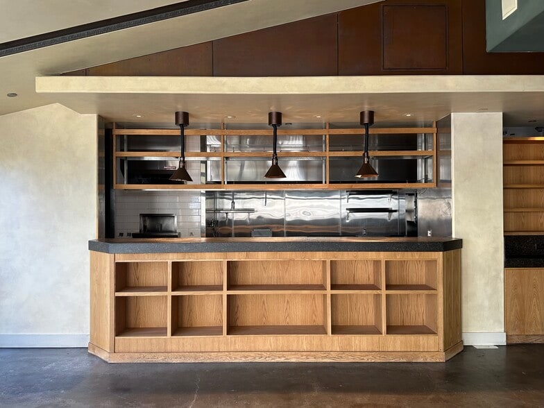 More Photos Of 111 Rhode Island St, San Francisco Showroom For Lease