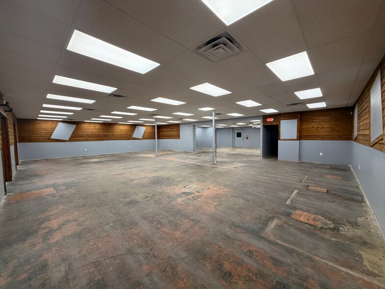 More Photos Of 3619 N 10th St, McAllen General Retail For Lease