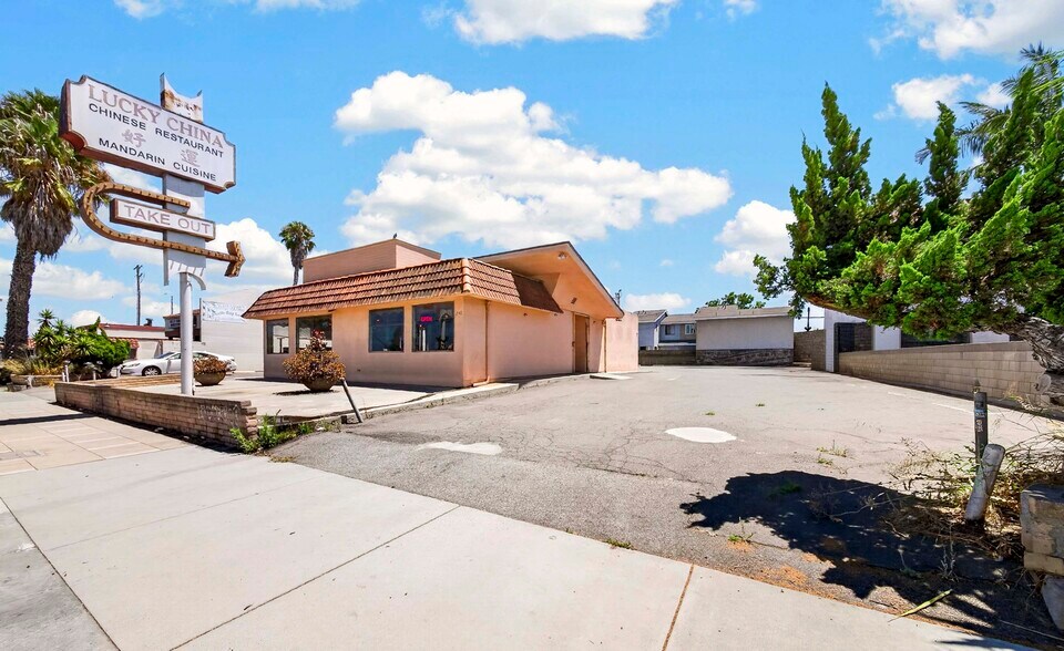 More Photos Of 248 E Carson St, Carson Restaurant For Sale