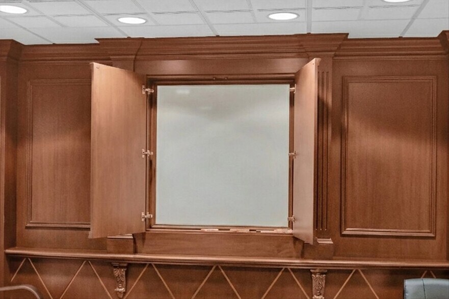 More Photos Of 426 Warren St, Reading Office For Sale