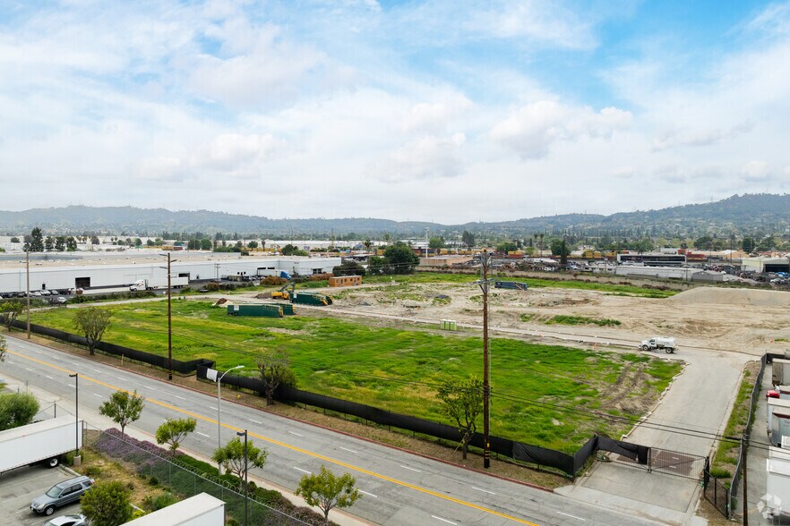 More Photos Of 15010 Don Julian Rd, City Of Industry Manufacturing For Lease