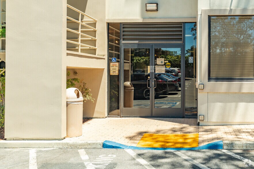 More Photos Of 16400 Lark Ave, Los Gatos Medical For Lease