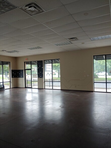 More Photos Of 5847 Far Hills Ave, Dayton Unknown For Lease