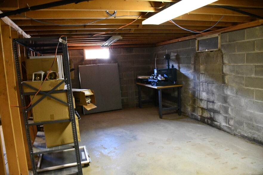 More Photos Of 107 Corona Ave, Groton Warehouse For Sale