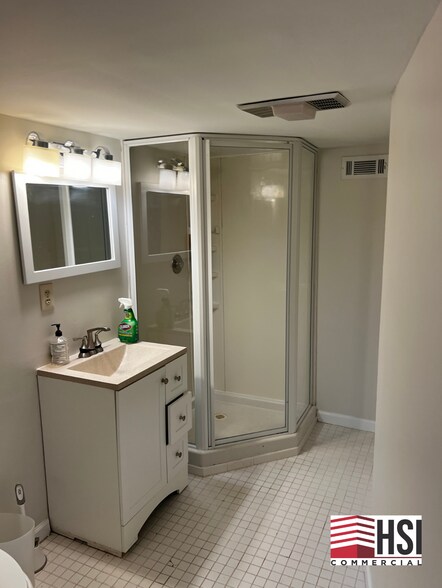 More Photos Of 280 E Crossville Rd, Roswell Office For Lease