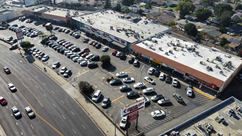 More Photos Of 8207-8261 Woodman Ave, Panorama City Unknown For Lease