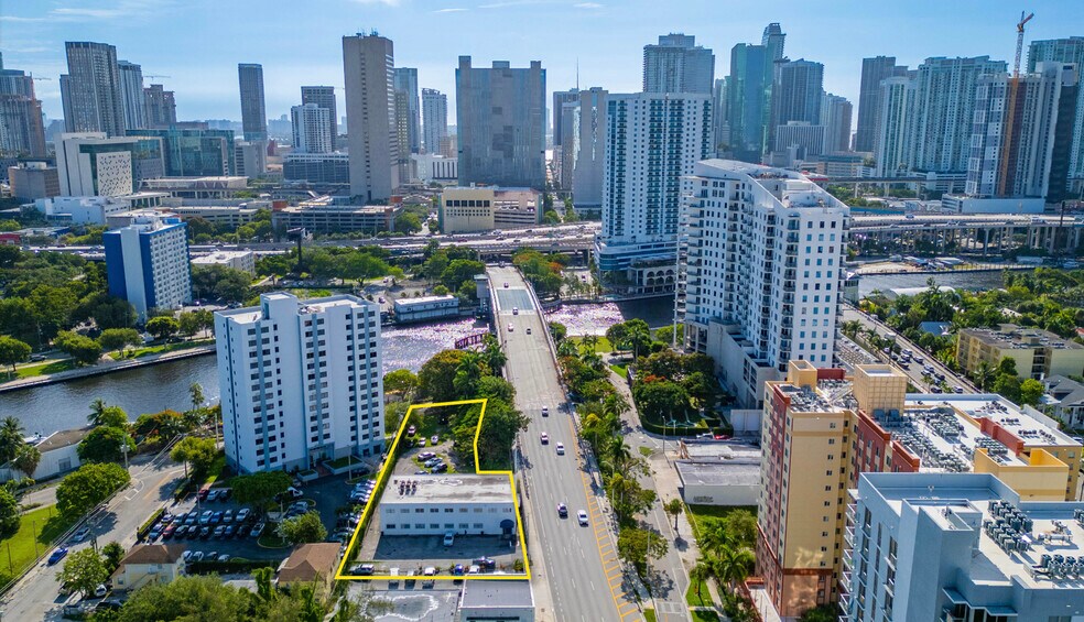 More Photos Of 529 W Flagler St, Miami Office For Lease