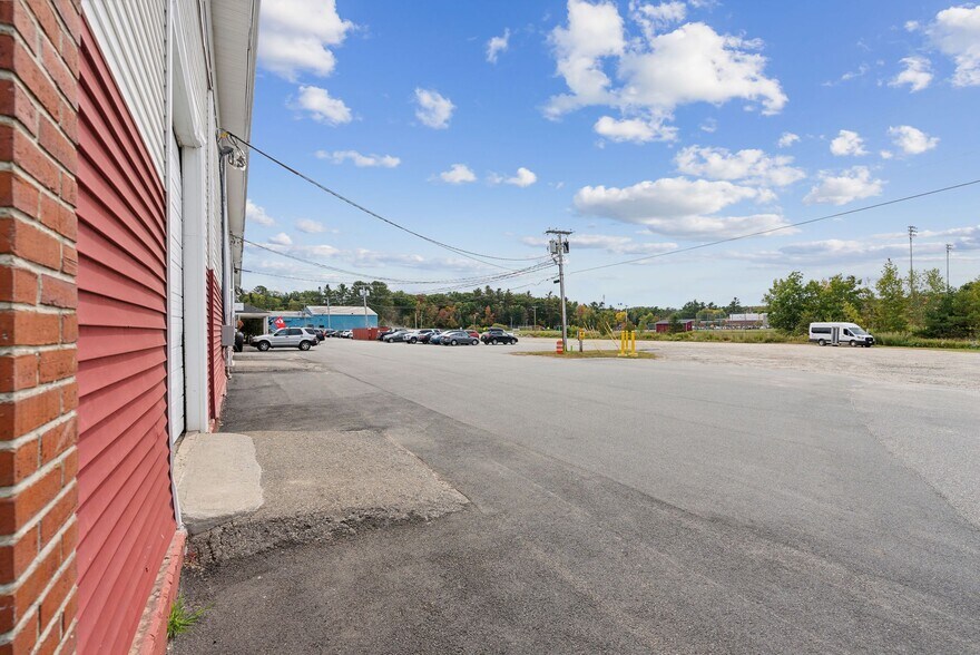 More Photos Of 248 State St, Ellsworth Department Store For Sale