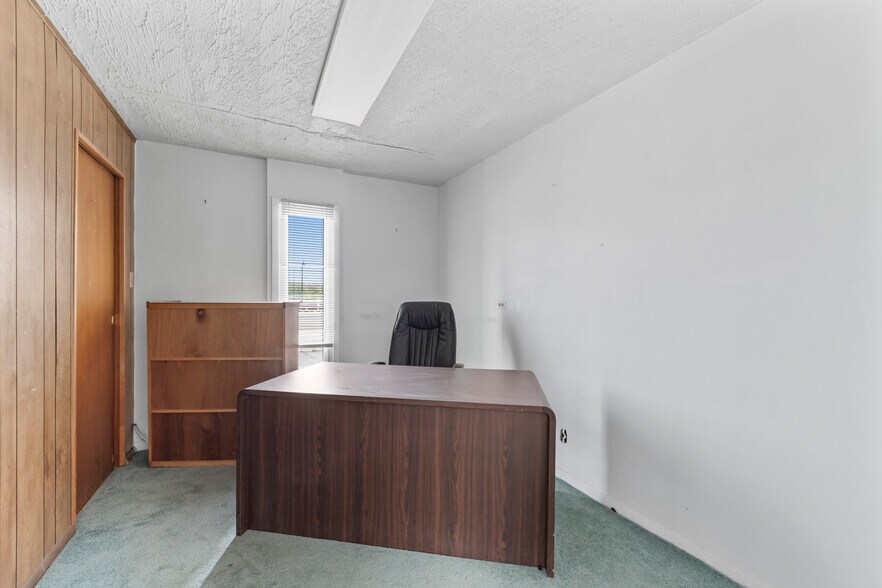 More Photos Of 7227 W 127th St, Palos Heights Office For Sale