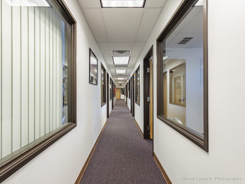 More Photos Of 1953 7th Ave, Longview Office For Sale