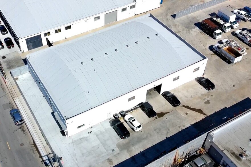 More Photos Of 15206 Grevillea Ave, Lawndale Warehouse For Lease