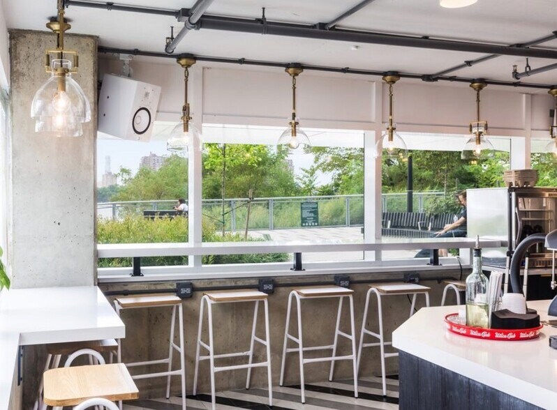 More Photos Of 416 Kent Ave, Brooklyn Apartments For Lease