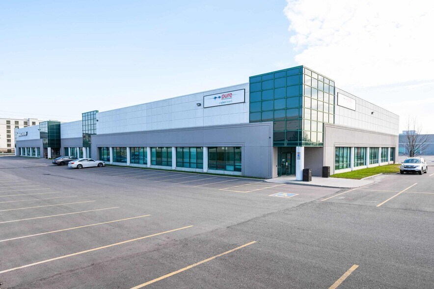 More Photos Of 5055 Satellite Dr, Mississauga Warehouse For Lease