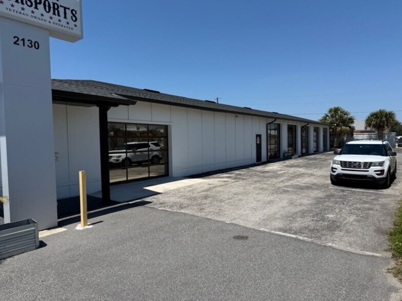More Photos Of 2130 King St, Cocoa Showroom For Lease