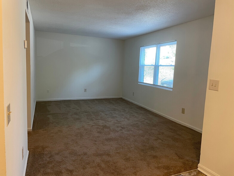 More Photos Of 427 S Main St, Asheboro Apartments For Sale