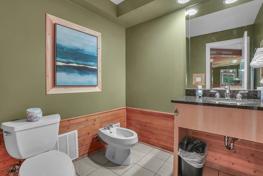 More Photos Of 16W621 S Frontage Rd, Willowbrook Hotel For Sale