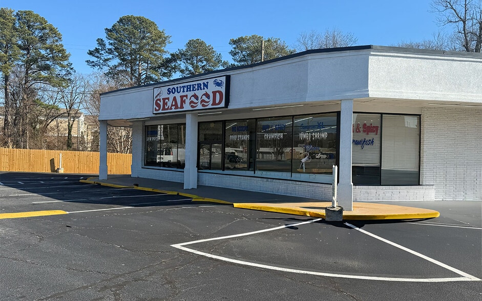 More Photos Of 2611 Lawrenceville Hwy, Decatur Unknown For Lease