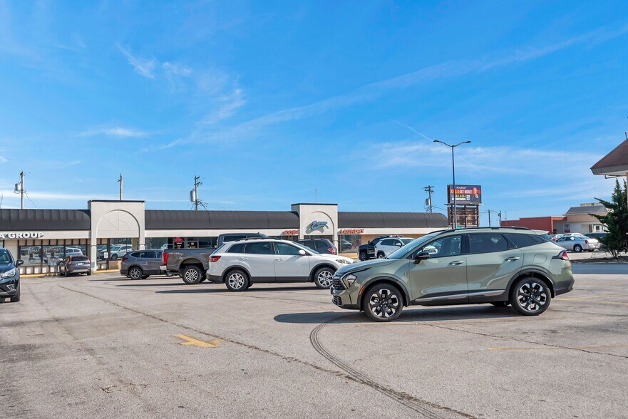 More Photos Of 3912-3942 Lemay Ferry Rd, Lemay Unknown For Lease