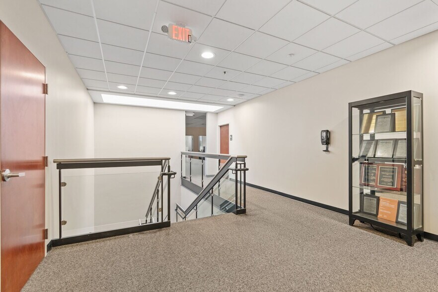 More Photos Of 2775 Blue Water Rd, Eagan Office For Sale