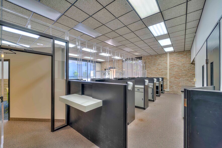 More Photos Of 1217 Greenwood Ave, Jackson General Retail For Sale