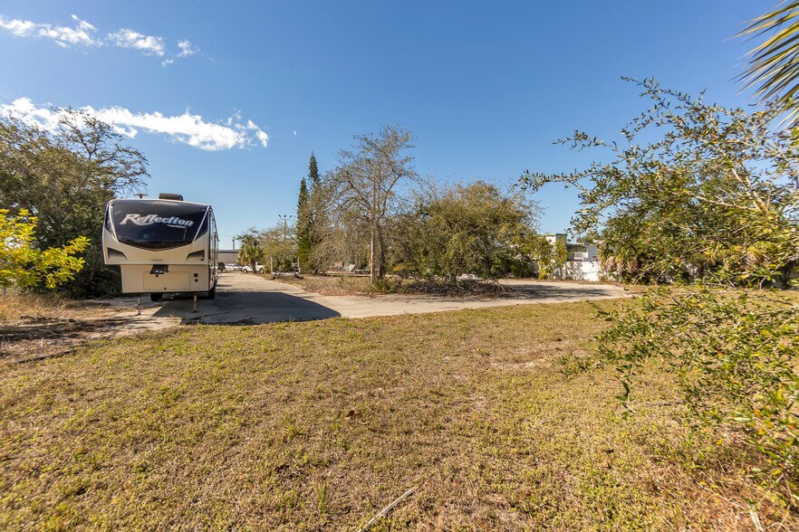 More Photos Of 6735 14th St, Bradenton Auto Repair For Sale