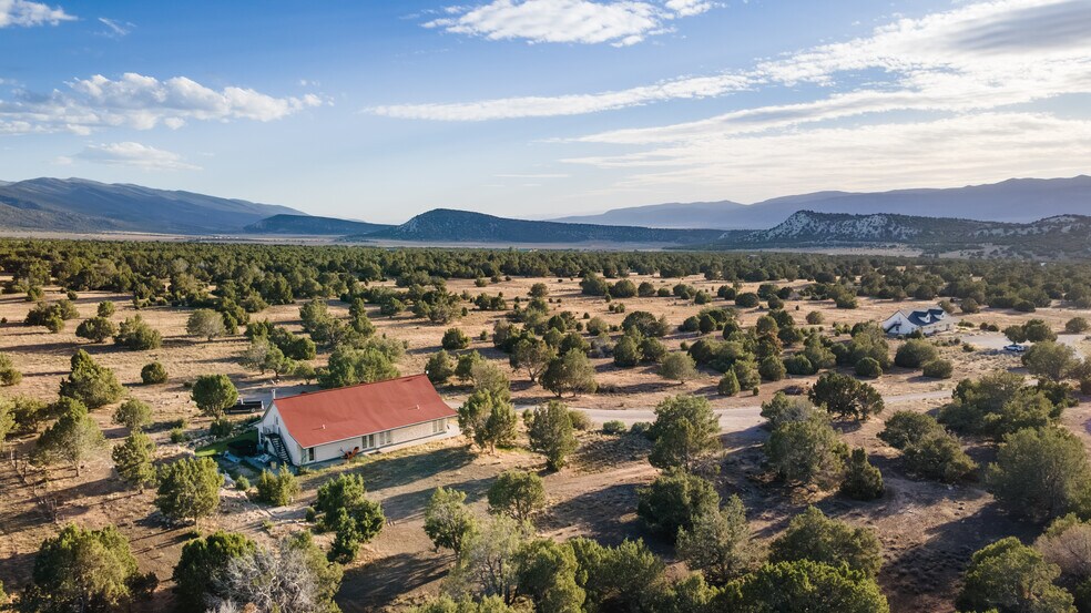 More Photos Of 11550 Pigeon Hollow Rd, Spring City Hotel For Sale