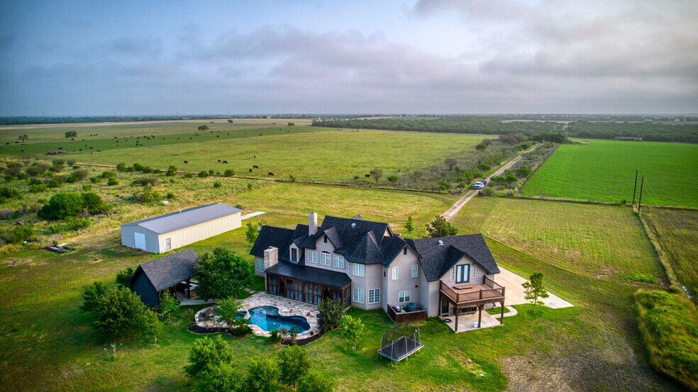 More Photos Of 2538 County Road 223, Floresville Land For Sale
